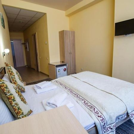 Сity Star Apartmens Dnjepropetovsk Buitenkant foto